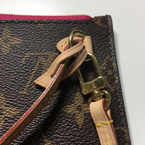 Authentic Louis Vuitton Neverfull Pochette - Picture 3 of 7